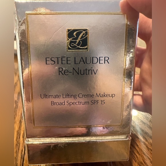 Estée Lauder Re-Nutriv Ultra Radiance Serum Creme Makeup  Estee Lauder Re-Nutriv creme makeup BEECH
